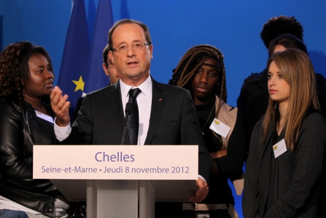 François Hollande against youth unemployment